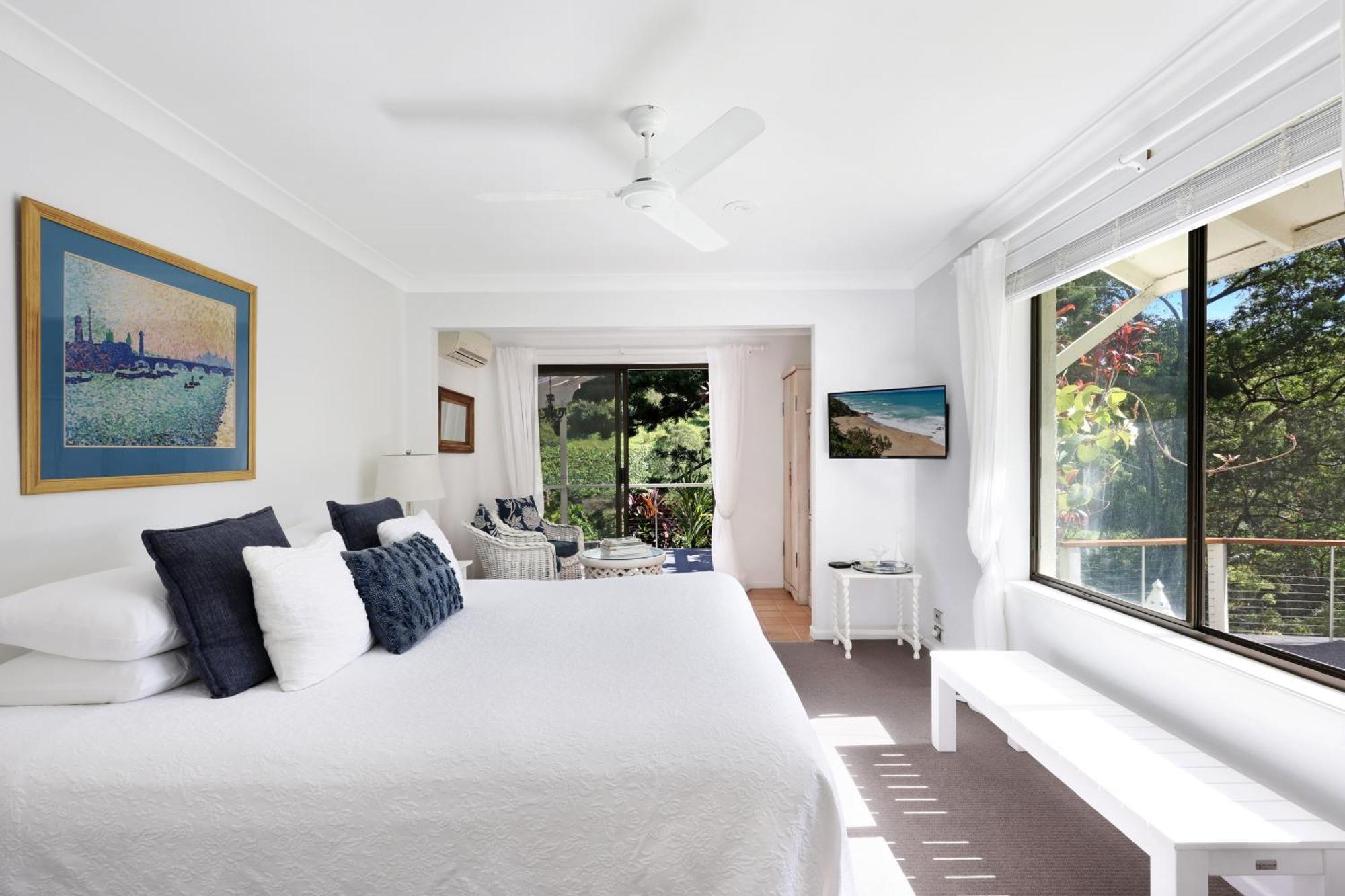 Sensom Boutique Bed And Breakfast Sapphire Beach Exterior photo